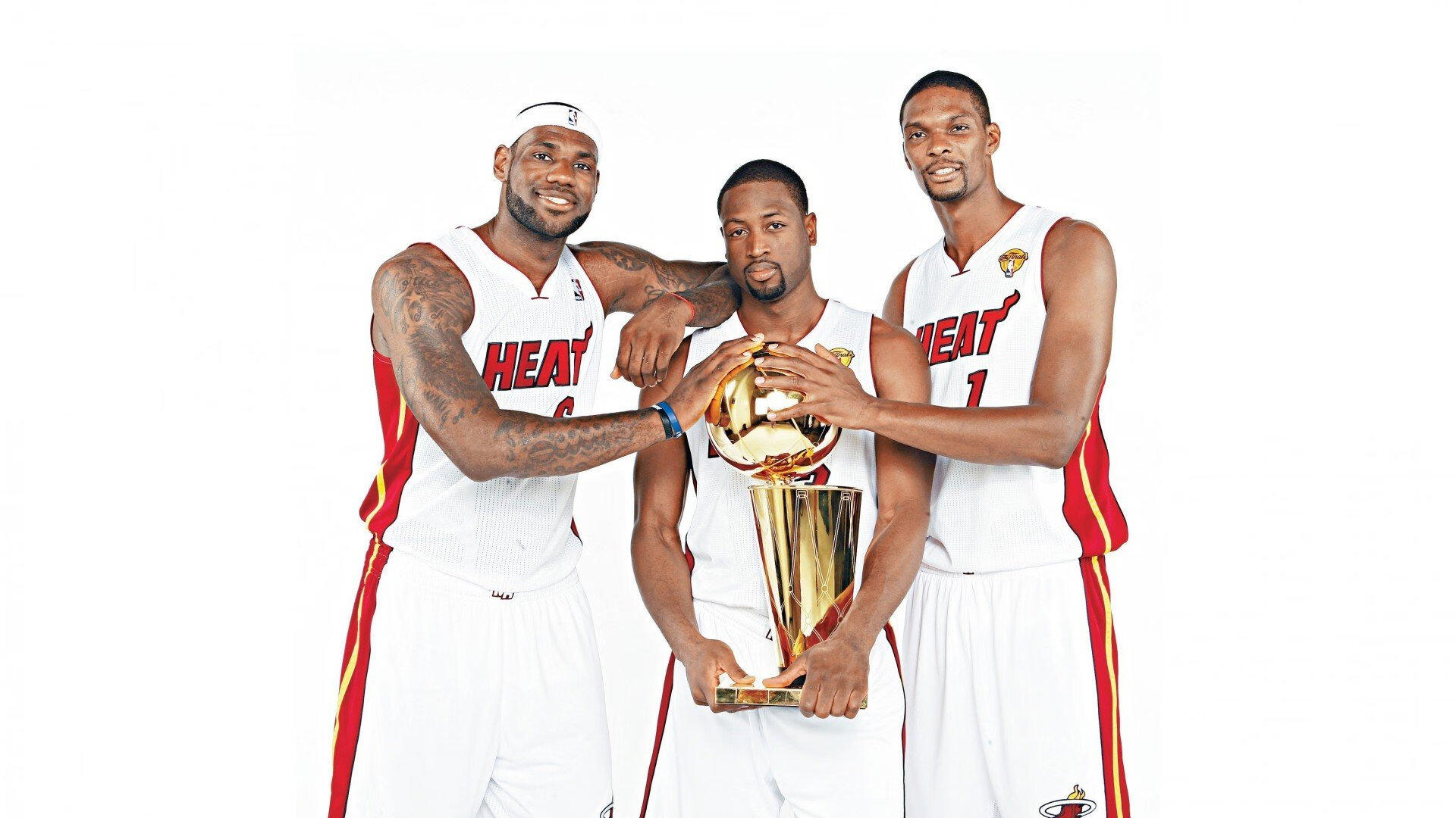 大耳杯：欧冠淘汰赛对阵出炉，悬念十足，欧冠大耳朵杯材质