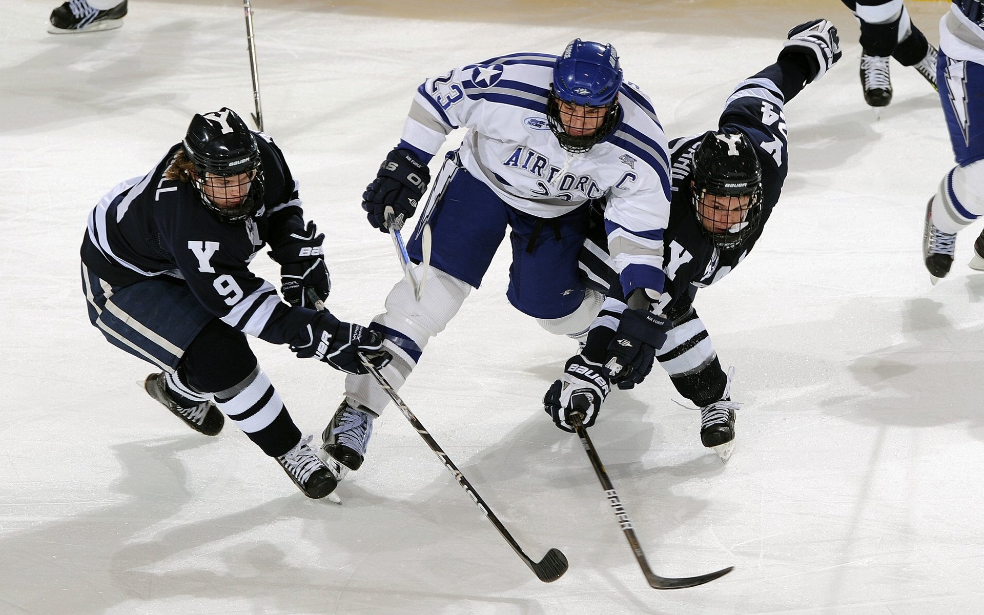 资本运作与竞技水平：豪门如何保持竞争力，资本的竞争